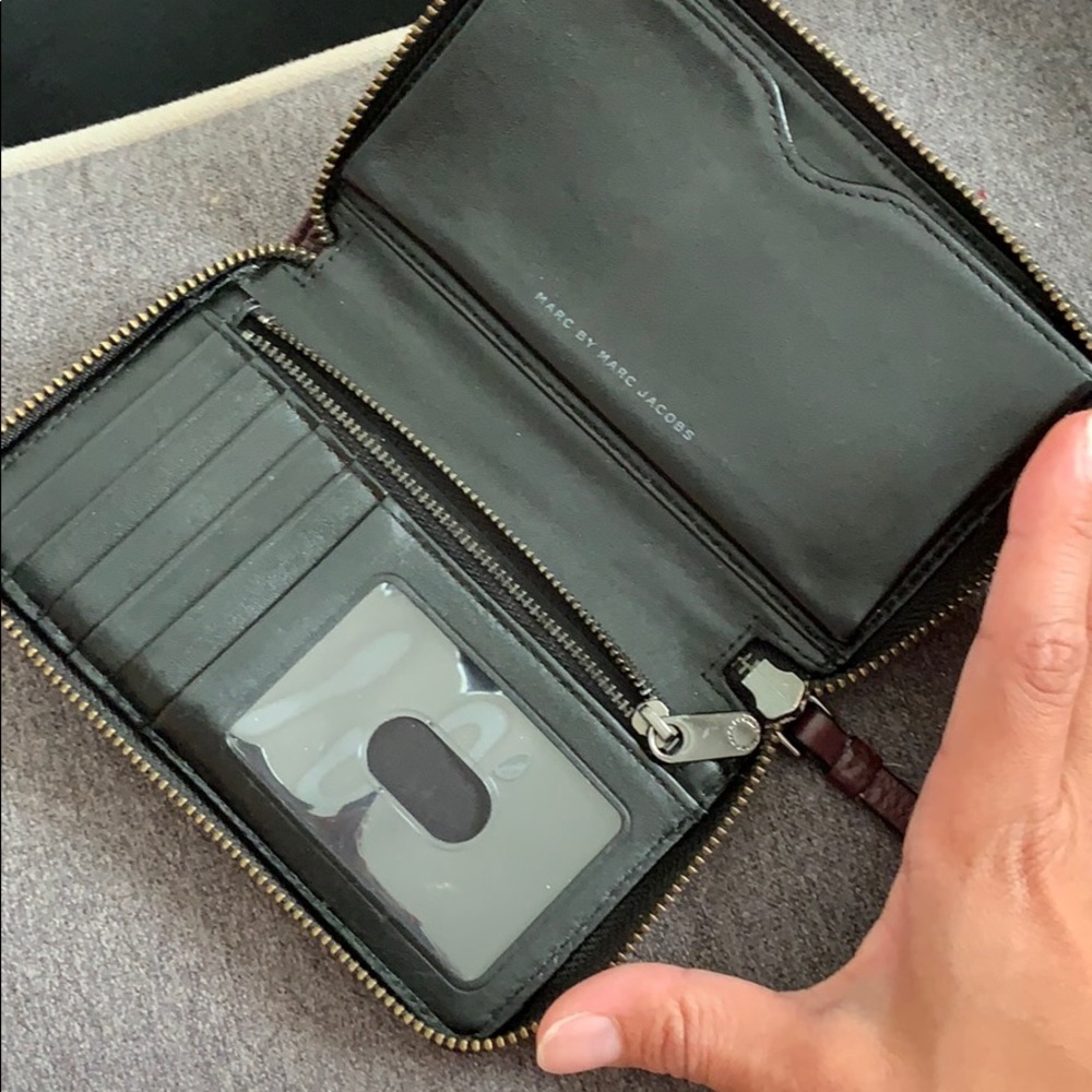 Marc Jacobs wristlet - Picture 7 of 7